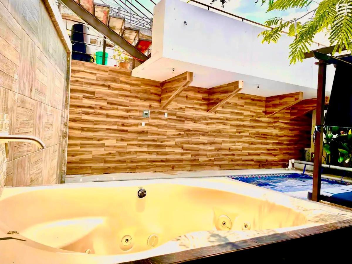 Loft Arte Y Diseno, Terraza, Asador, 3 Pantallas "Cuernavaca Somos El Unico Airbn Que Te Ofrece 2 Exclusivos Jacuzzis Profesionales Con Agua Caliente Y Sistema De Hidromasaje, Tipo Spa" Fraccionamiento Vigilancia 24 Horas Lejlighed Eksteriør billede